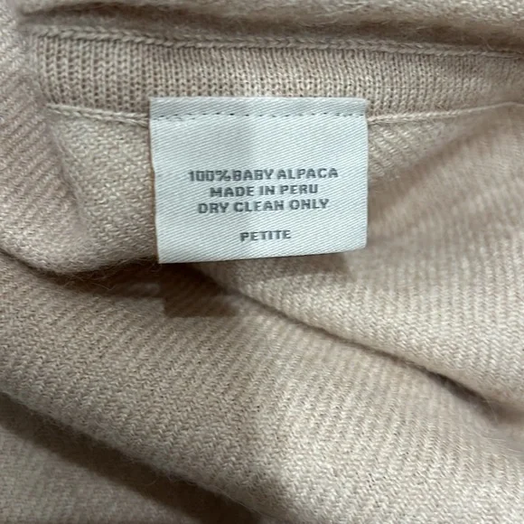 Cuyana wool poncho petite lightweight - Picture 5 of 5